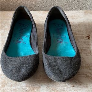 Blowfish felt gray flats.